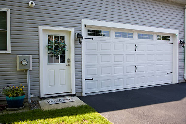24/7 Emergency Garage Door Panel Replacement experts in Macon County County, AL